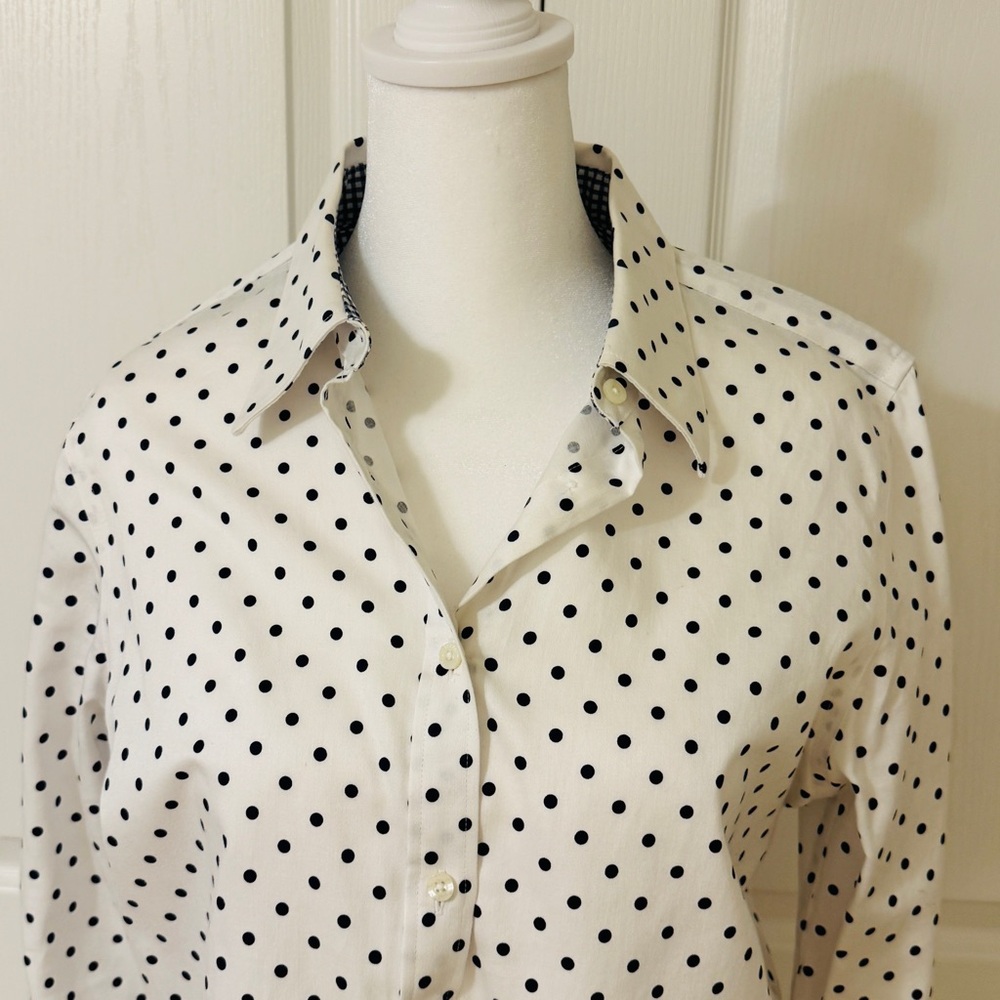 CHAPS NO IRON Blue Polka Dot Long Sleeve Button Blouse Sz Medium - Picture 2 of 8